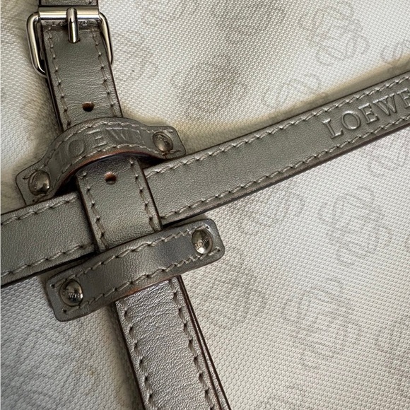 Auth LOEWE Anagram - Silver and Light gray White PVC Leather Women's Tote Bag - Picture 3 of 11